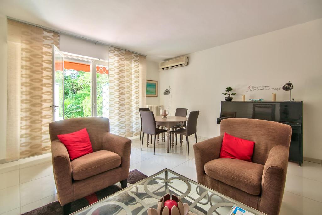 Cannes Film Festival Beach Apartment - 2