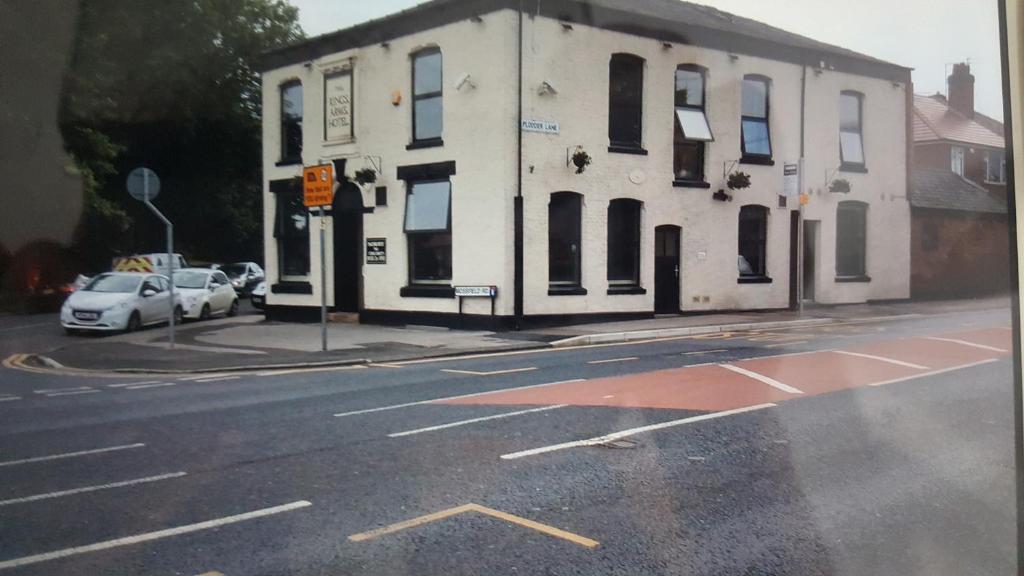 Kings arms hotel, Farnworth