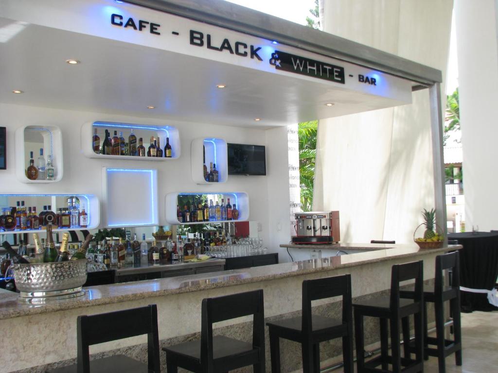 Blue Bay Villas Doradas - All Inclusive - Adults Only Photo 3