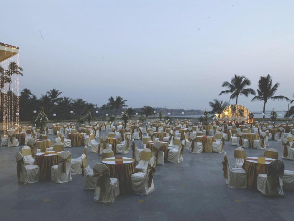 Banquet hall, The Retreat - Hotel & Convention Centre in Mumbai