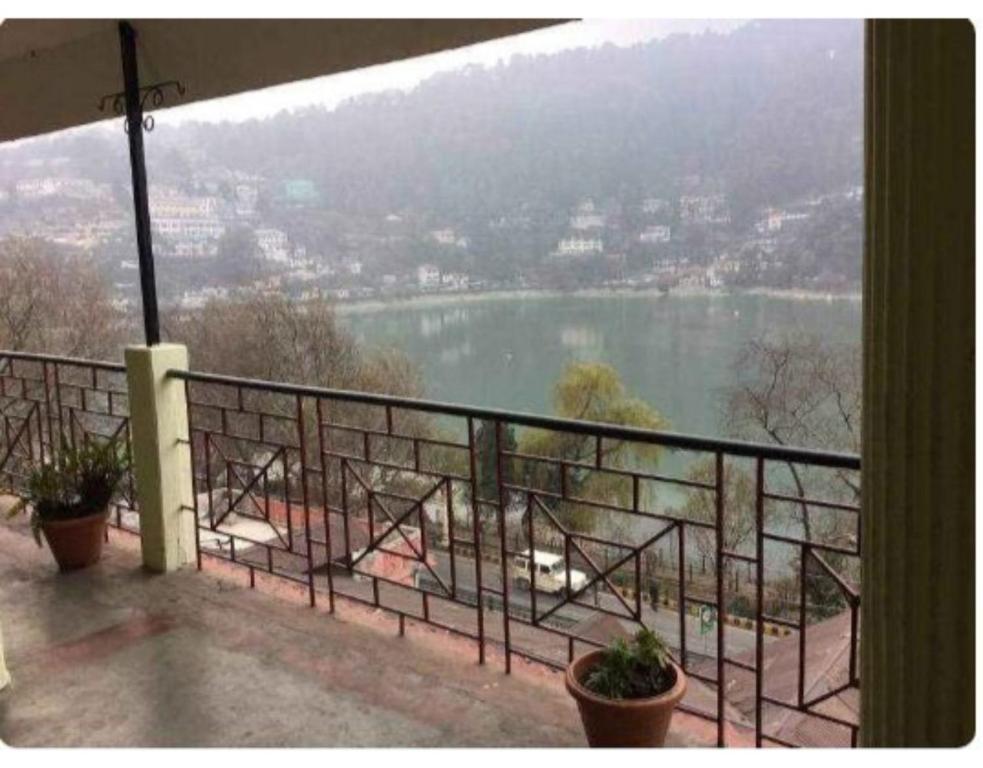 Best Priced Hotel Near Mall road photo