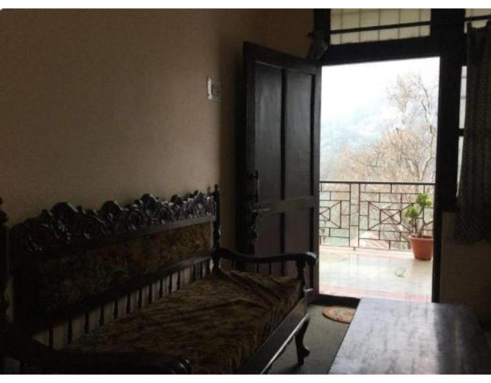 Best Priced Hotel Near Mall road photo
