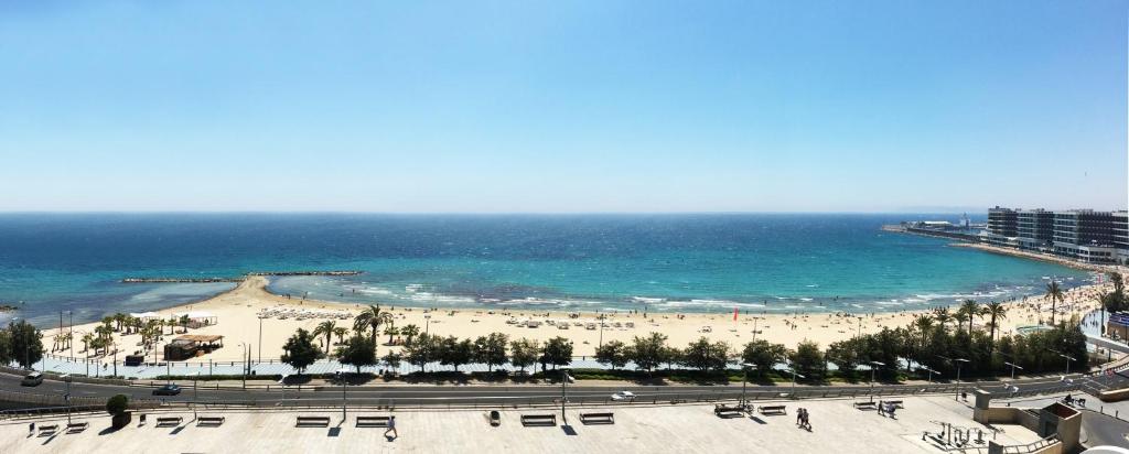 Alicante Aparthotel Evolution — Hotel in Alicante