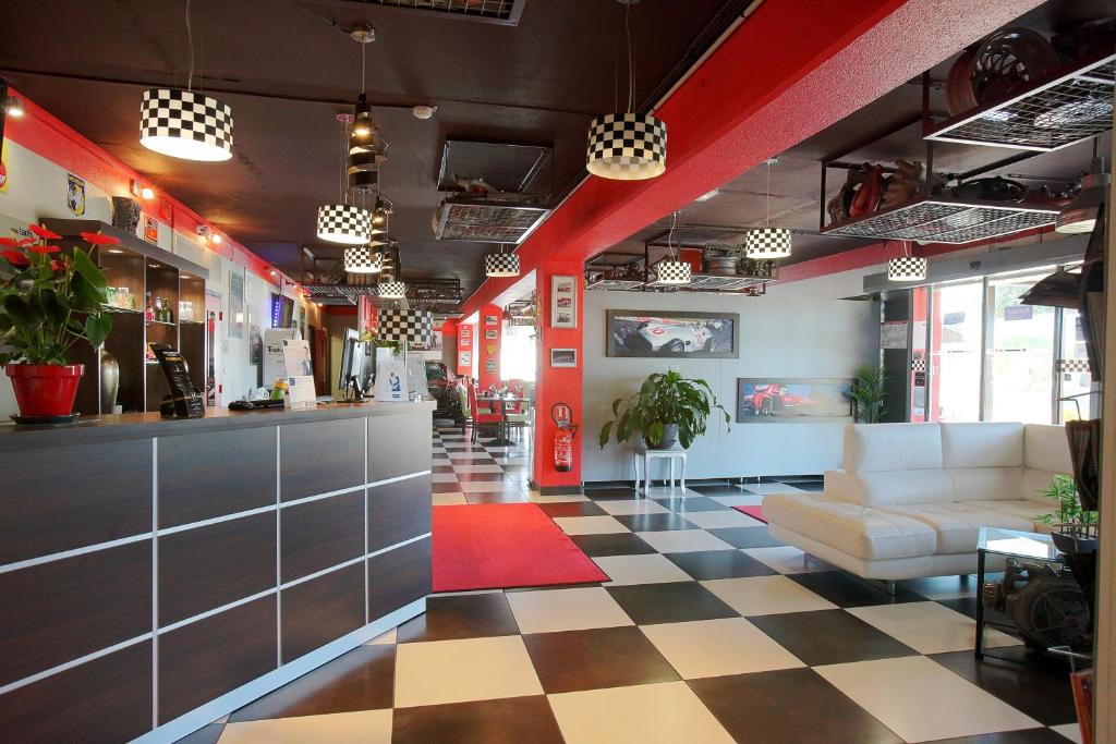 Enzo Hotels Cannes Ecluse by Kyriad Direct photo