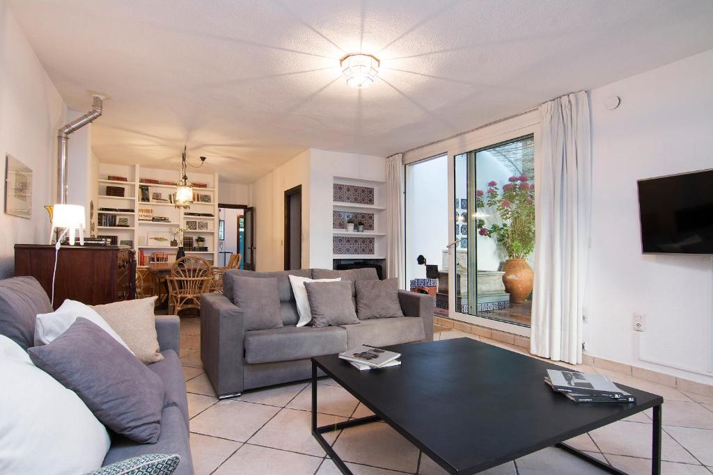 tuGuest Pool House Albaicin — Hotel in Granada