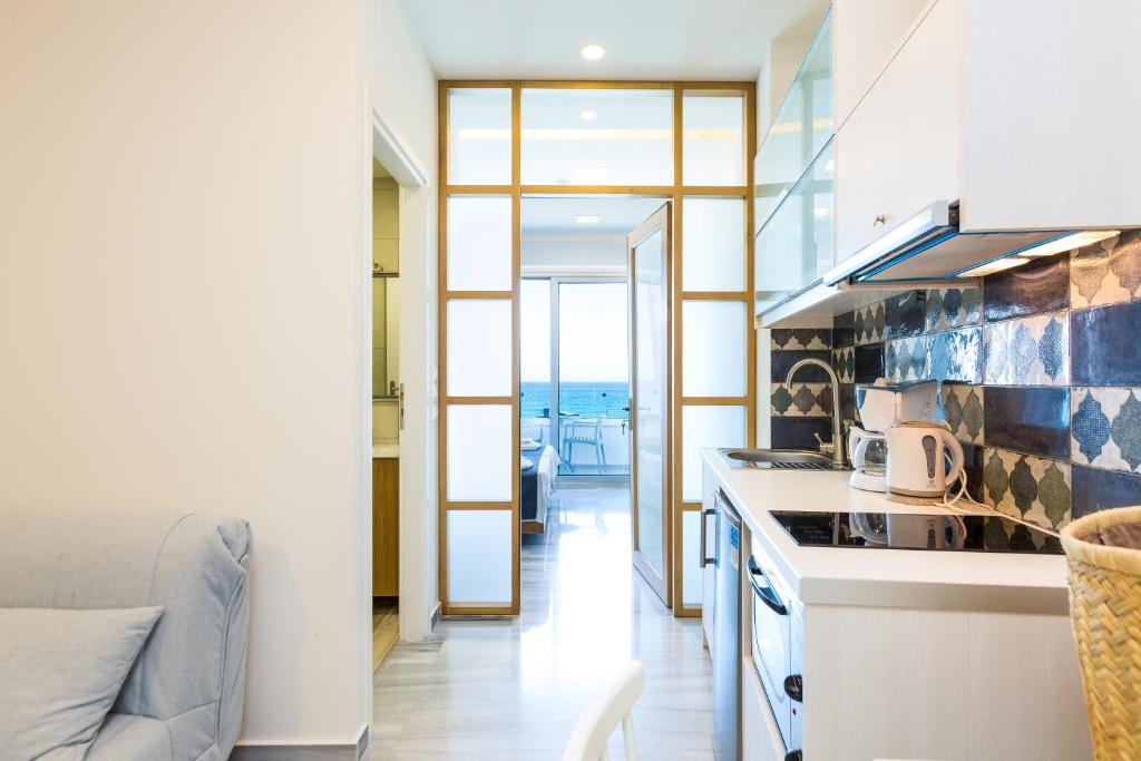 Meltemi Coast Suites キッチン