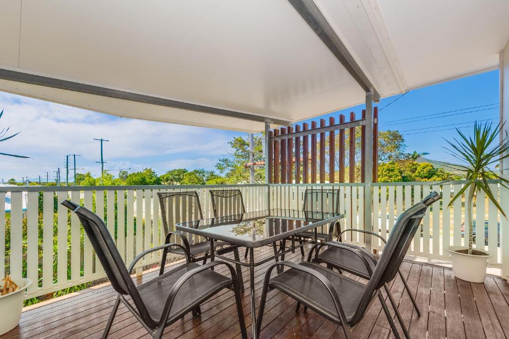 3 Bedroom home near the airport photo