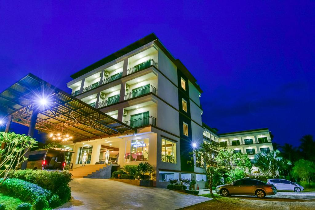 Exterior view, Southgate Residence Hotel in Chumphon