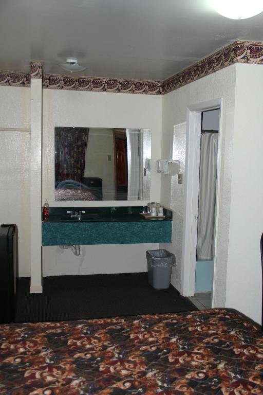 Choice Inn San Antonio photo