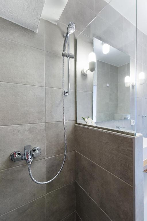 Minimal 2BD Apartment with Lycabettus view by UPSTREET photo