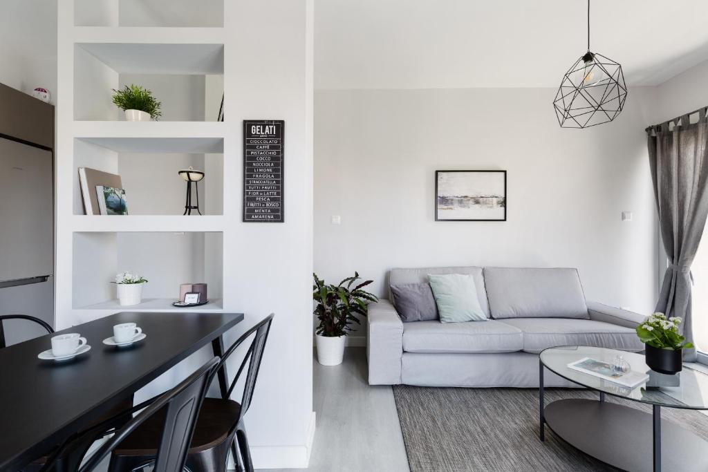 Minimal 2BD Apartment with Lycabettus view by UPSTREET — Hotel in Athens