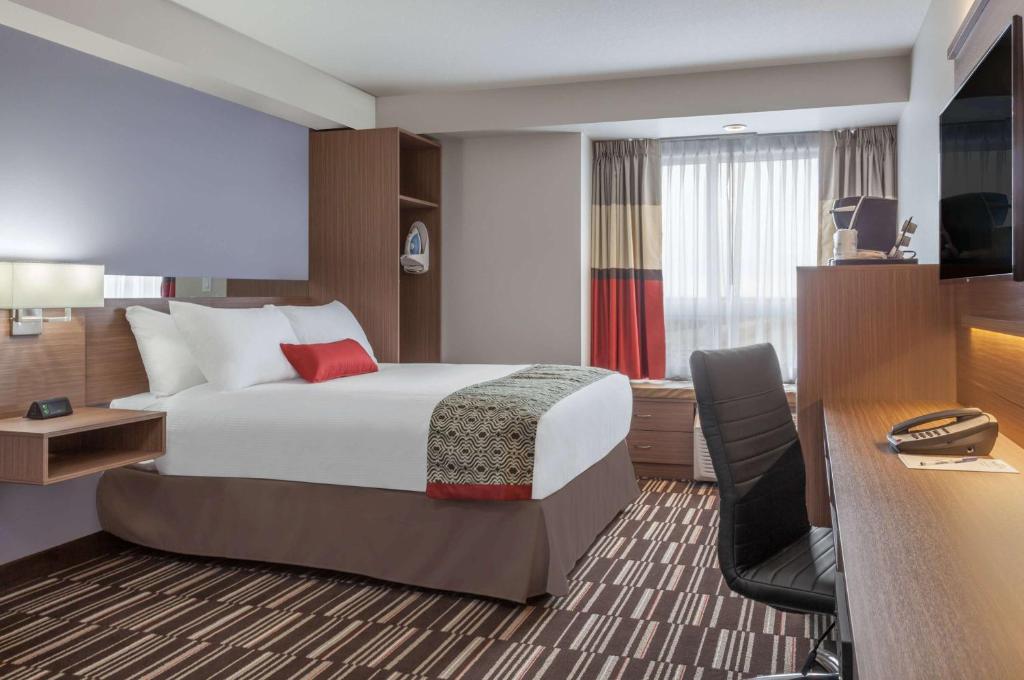 Microtel Inn & Suites by Wyndham Oyster Bay Ladysmith photo