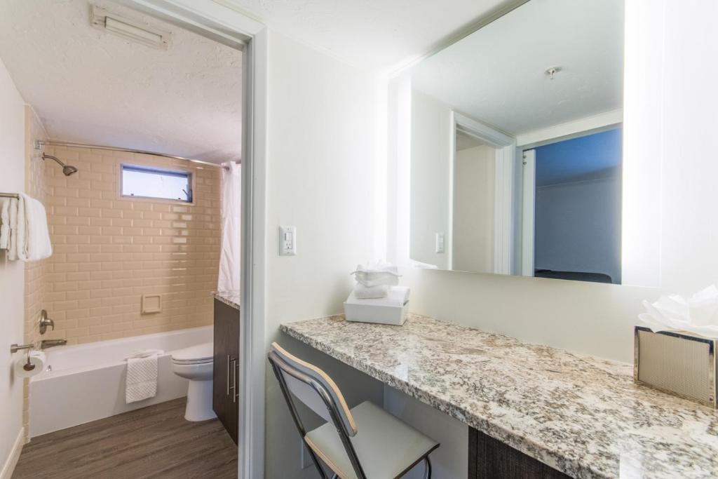 Hibiscus Suites - Sarasota photo