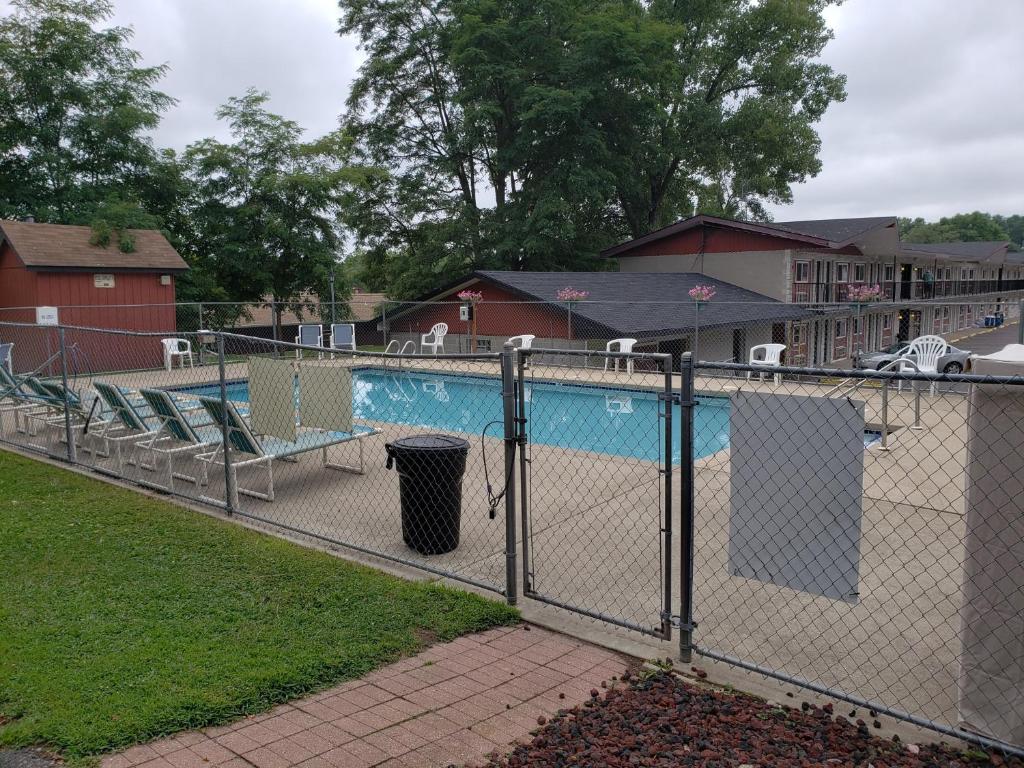 Woodside Dells Hotel & Suites photo
