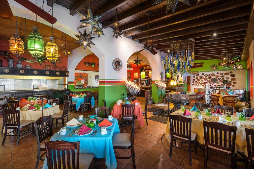 Marina Fiesta Resort & Spa, A La Carte All Inclusive Optional - 4