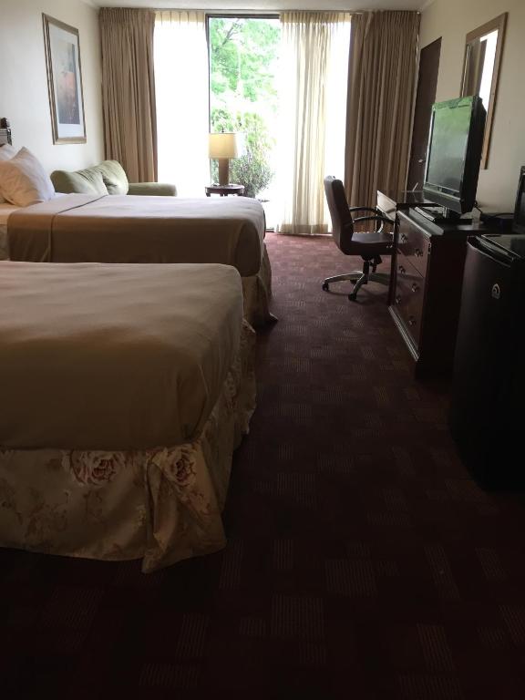 Cheshire Motor Inn 전경