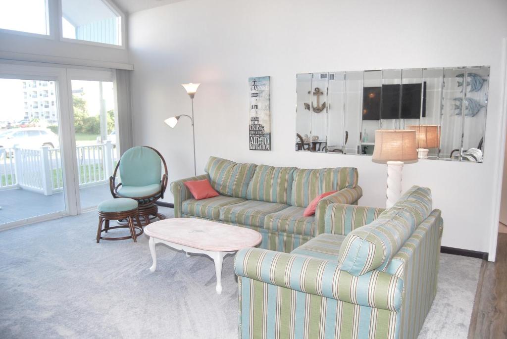 4510 Seaview Street NMB Home Main image 2
