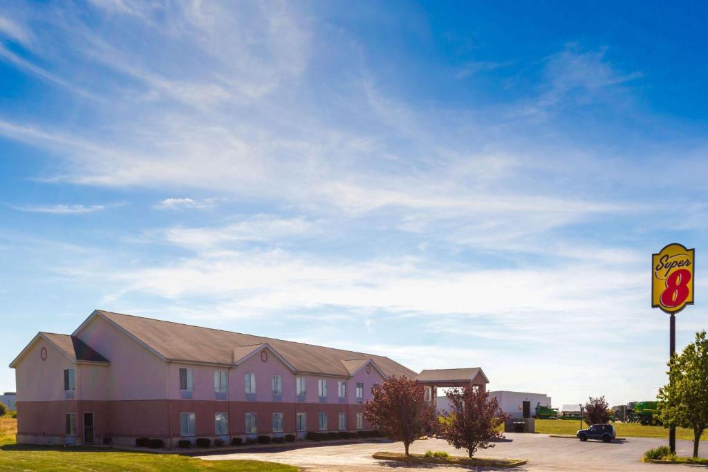 Super 8 By Wyndham Frankfort In Photo 7