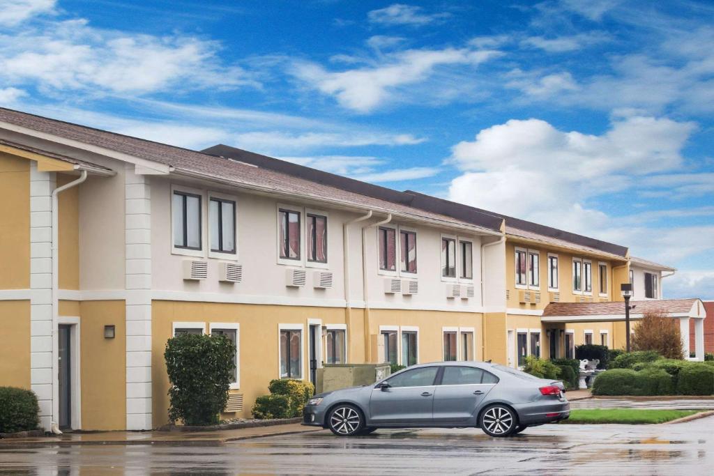 Super 8 by Wyndham Jonesboro, Jonesboro