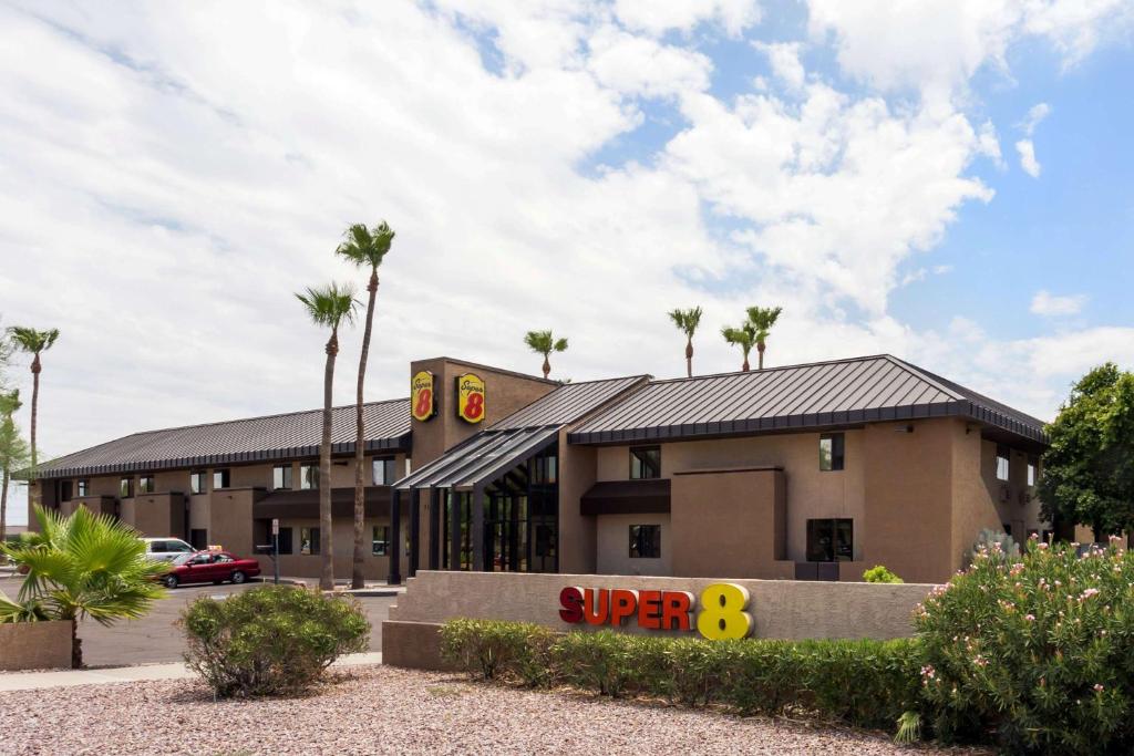Super 8 by Wyndham Chandler Phoenix, Chandler