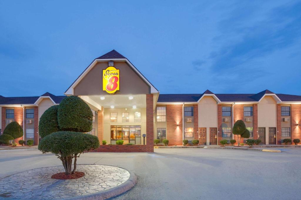 Super 8 By Wyndham Morrilton photo
