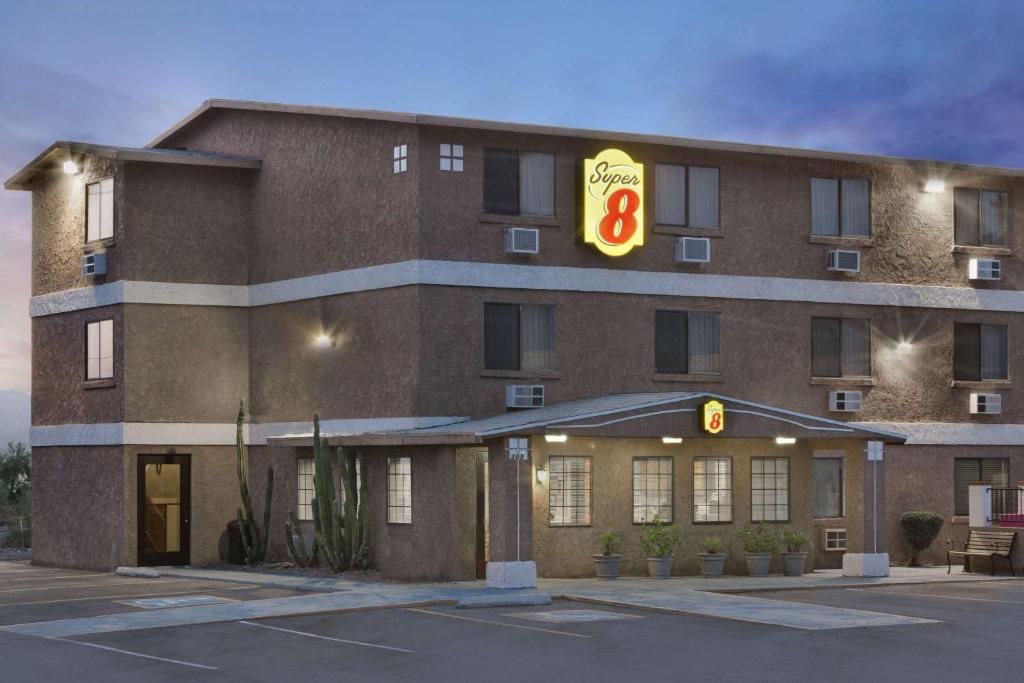Super 8 by Wyndham Lake Havasu City, Lake Havasu City