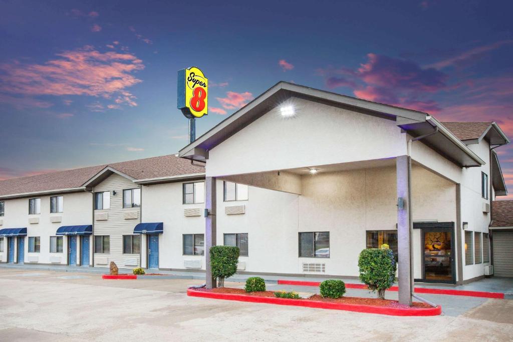 Super 8 by Wyndham Van Buren/Ft. Smith Area, Van Buren