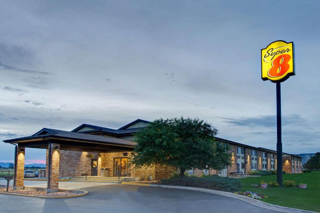 Super 8 by Wyndham Fort Collins, Fort Collins