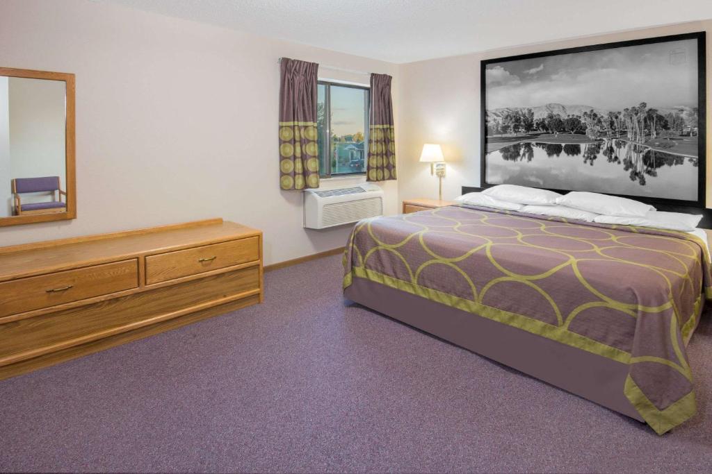 Super 8 By Wyndham Knoxville Photo 5