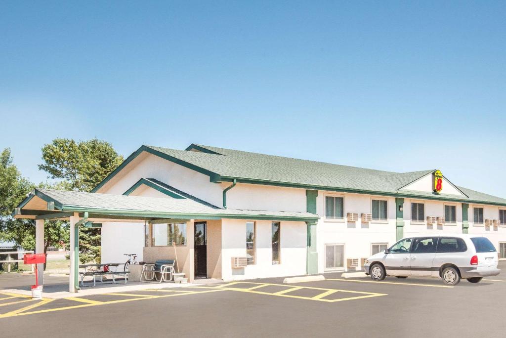 Super 8 by Wyndham Miller, Miller