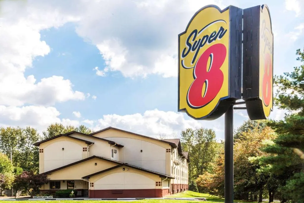 Super 8 by Wyndham East Stroudsburg - Poconos，位于东斯特劳兹堡的酒店