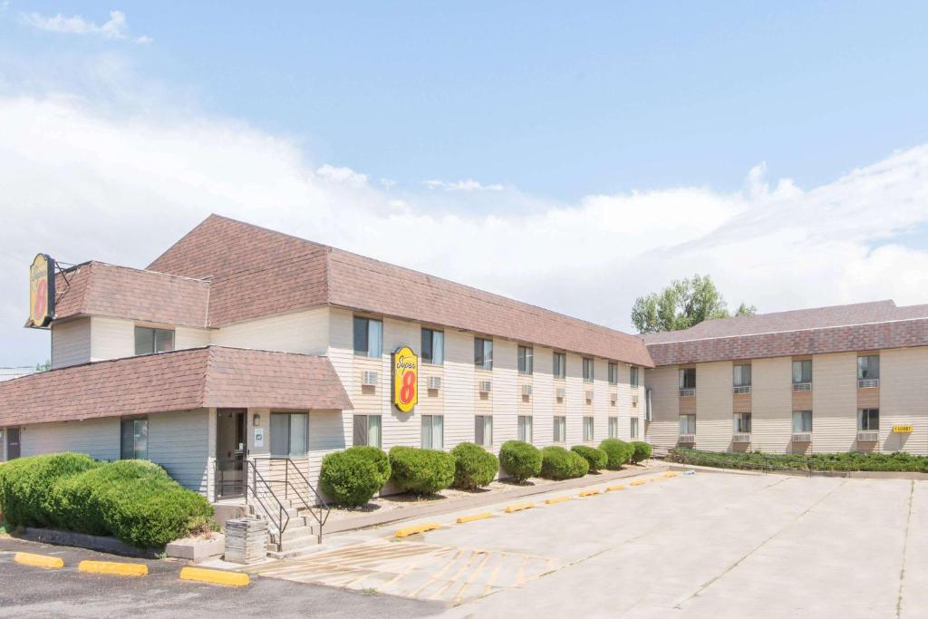Super 8 by Wyndham Buffalo, Buffalo