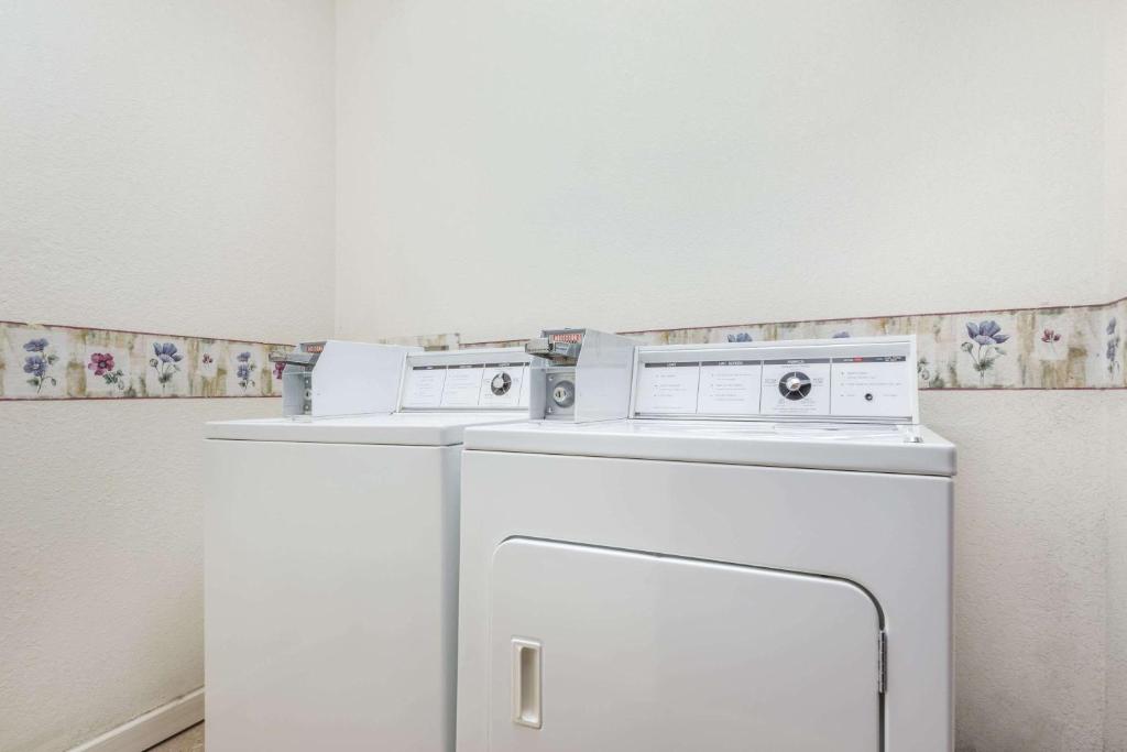 Super 8 By Wyndham Ruidoso Photo 8