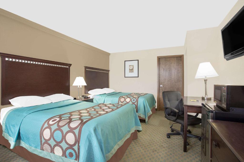 Super 8 By Wyndham Danville Photo 9
