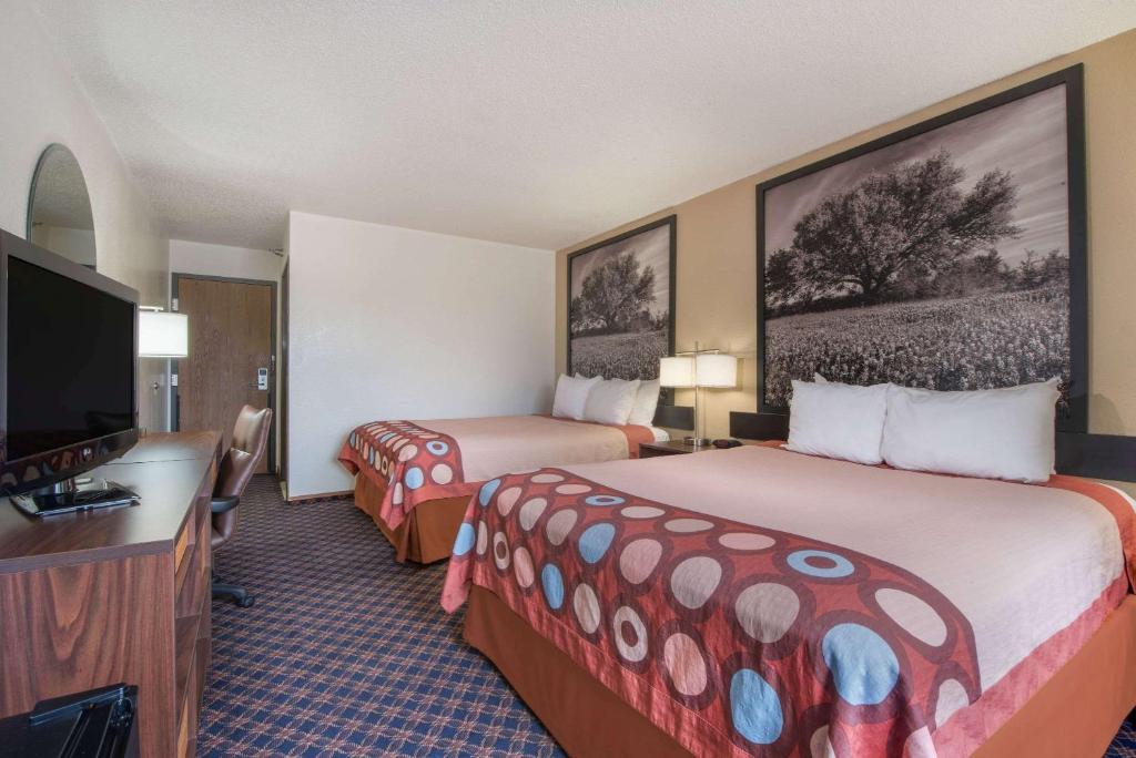 Super 8 By Wyndham College Station Photo 35