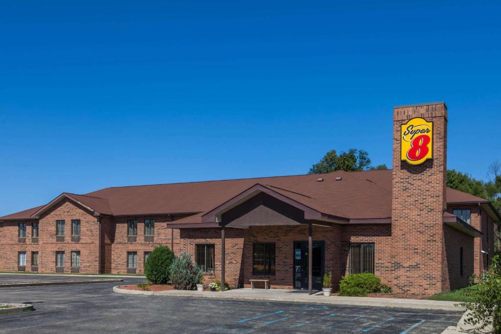 Super 8 by Wyndham Rochester, Rochester