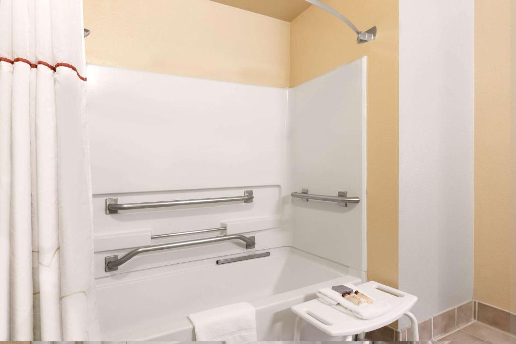 Hawthorn Suites By Wyndham Rancho Cordova/folsom Photo 34