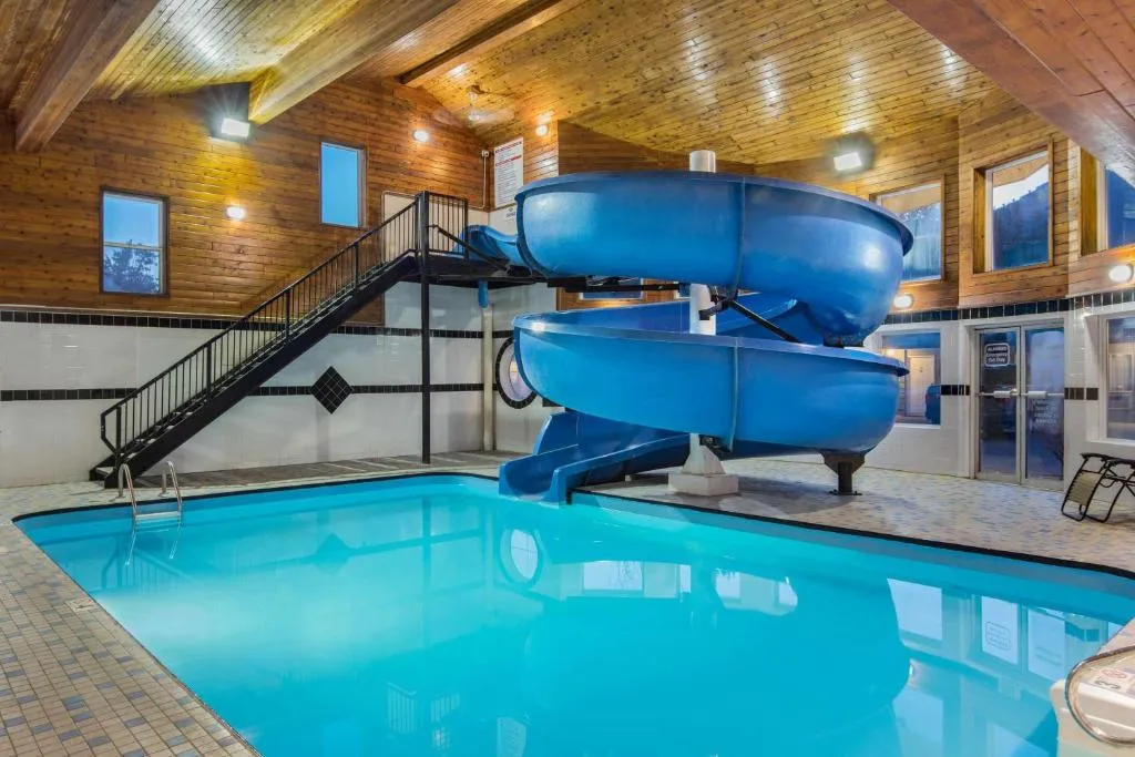 Travelodge by Wyndham Golden Sportsman Lodge, hotel in Golden