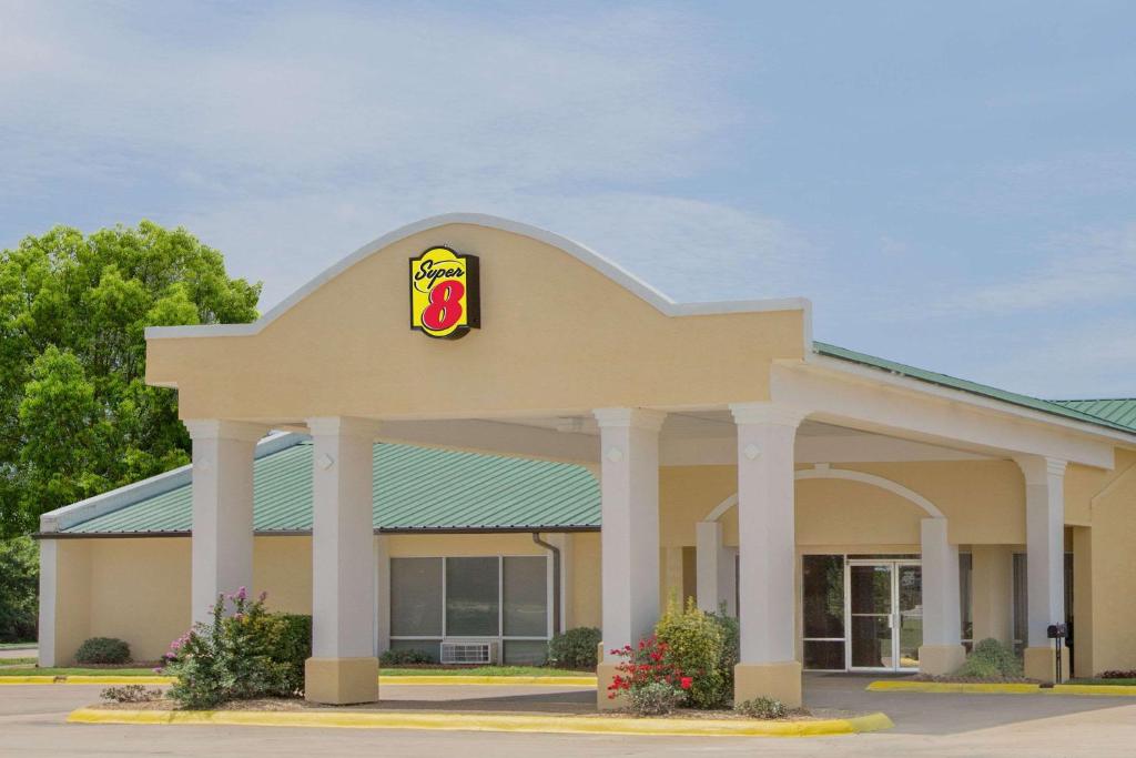 Super 8 By Wyndham Brinkley photo