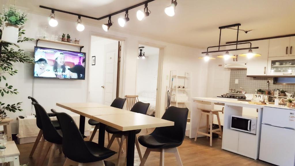 Hongdae Mainstreet Two Room House — Hotel in Seoul