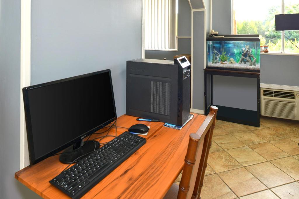 Americas Best Value Inn And Suites Branson Photo 15