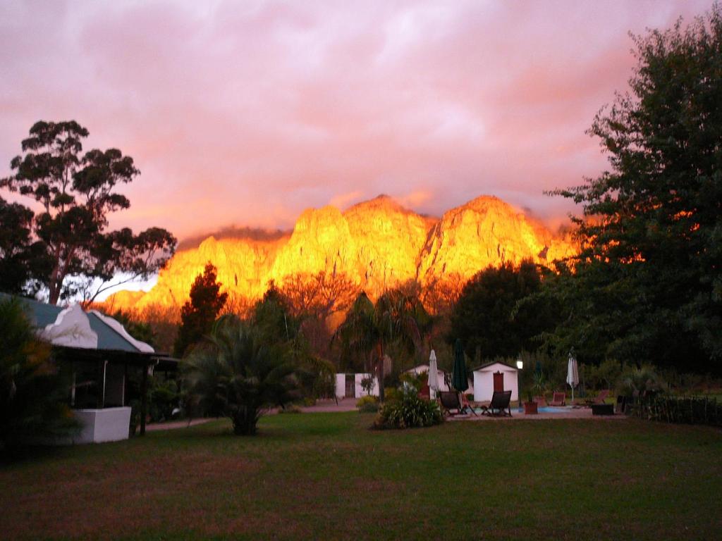 Orange Ville Guesthouse — Hotel in Kylemore