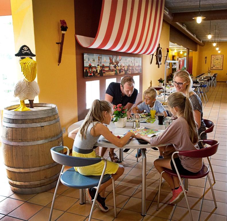 LEGOLAND Wilderness Barrels & Cabins photo