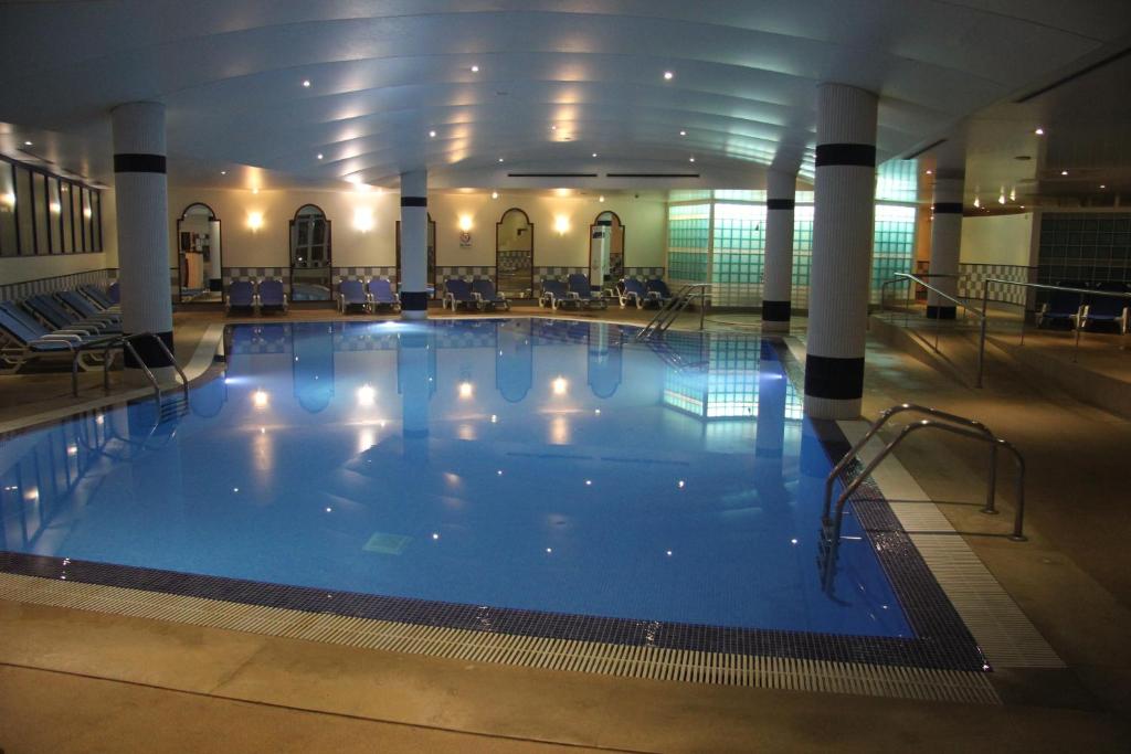 Suite Hotel Jardins Da Ajuda — Swimming pool in Funchal, Madeira