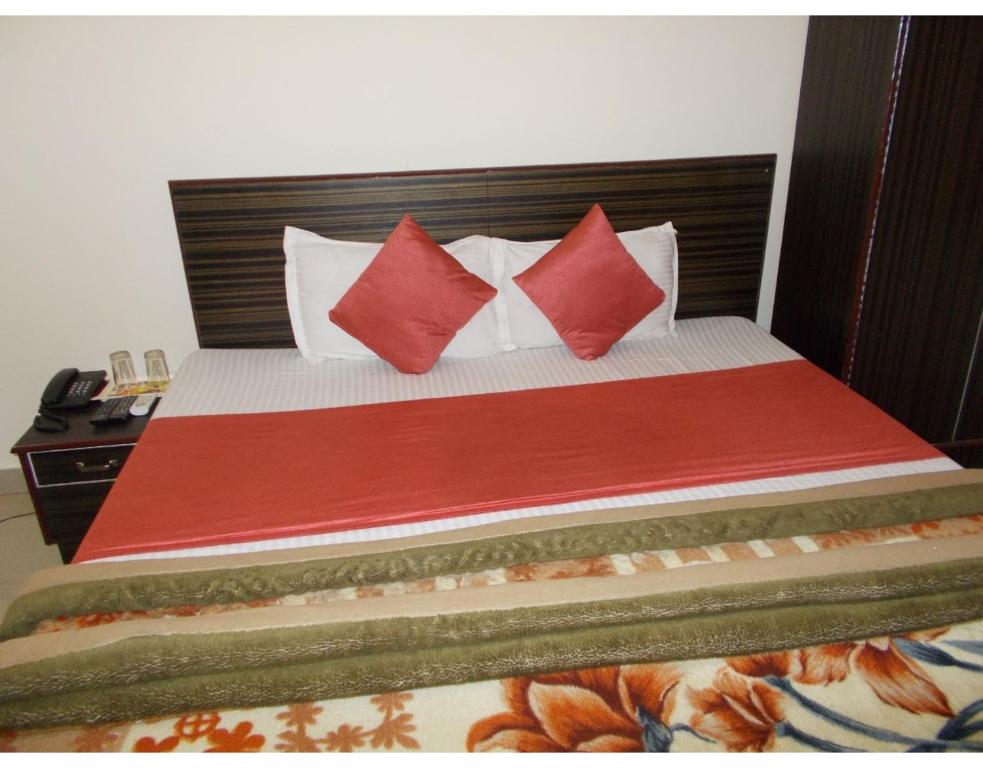 Traditional Stay at Laxman Jhula photo