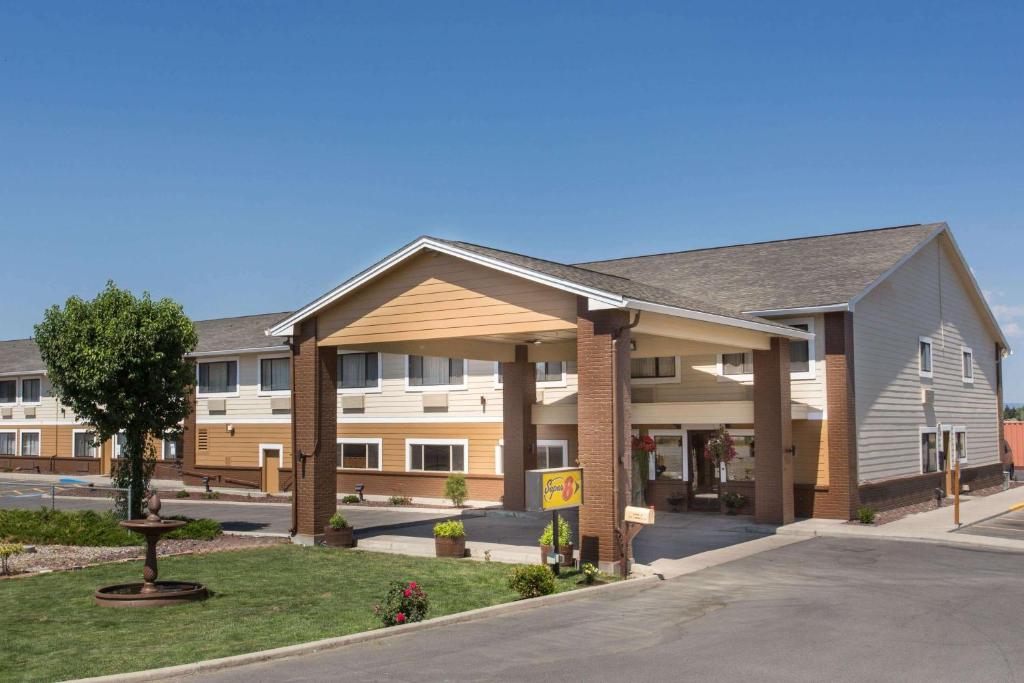 Super 8 by Wyndham Baker City, Baker City