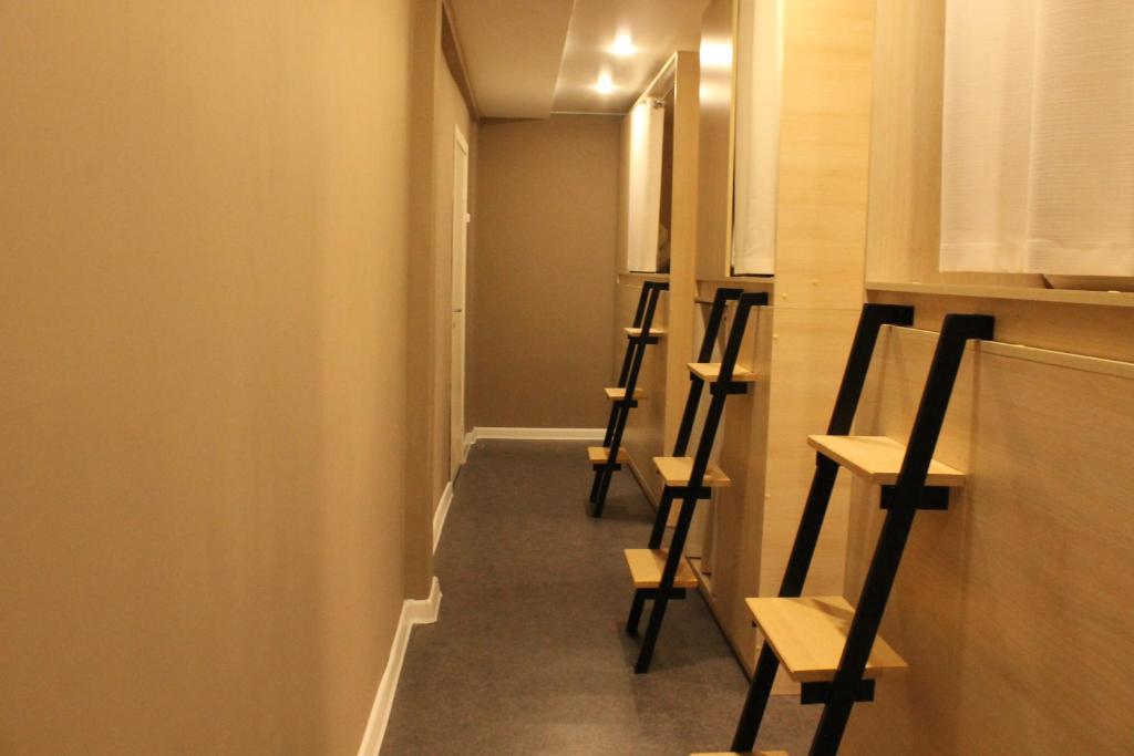 Dad and Cat Capsule Hotel photo