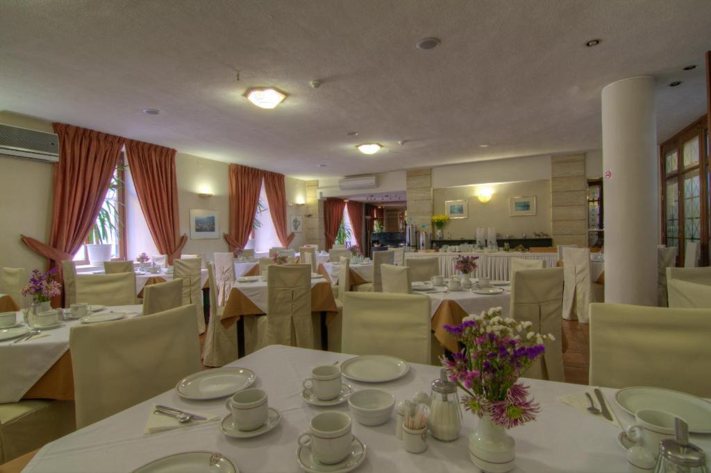 Fortezza Hotel — Restauracje i bary in Retimno