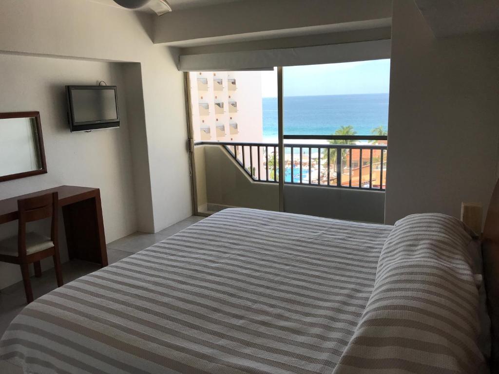 Departamento 523 con playa dentro de Hotel en Ixtapa photo