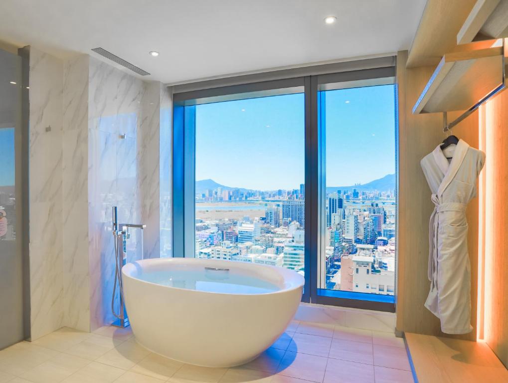 시저 메트로 타이베이 야외 수영장